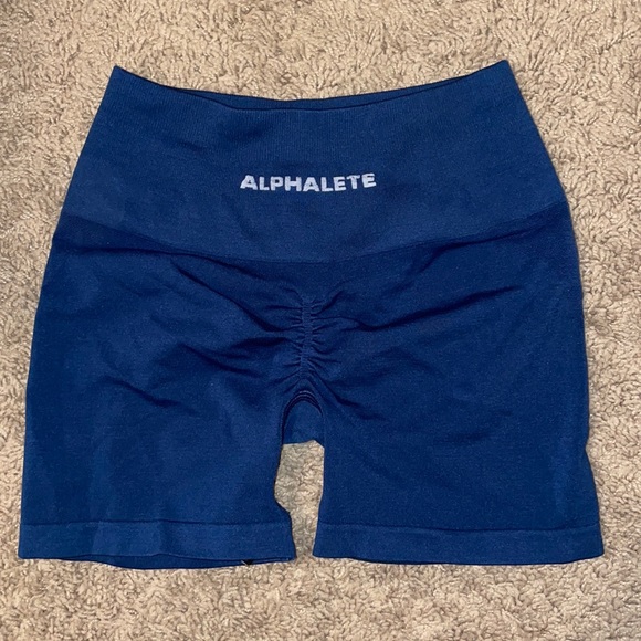 Alphalete Pants - Alphalete Amplify shorts